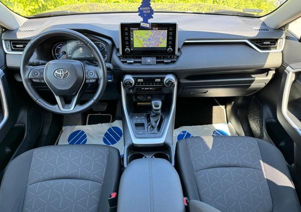 Toyota RAV4 cena 124999 przebieg: 79900, rok produkcji 2019 z Kobylin małe 781